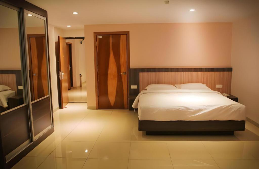 Ktc Hotel Sungkai Buitenkant foto