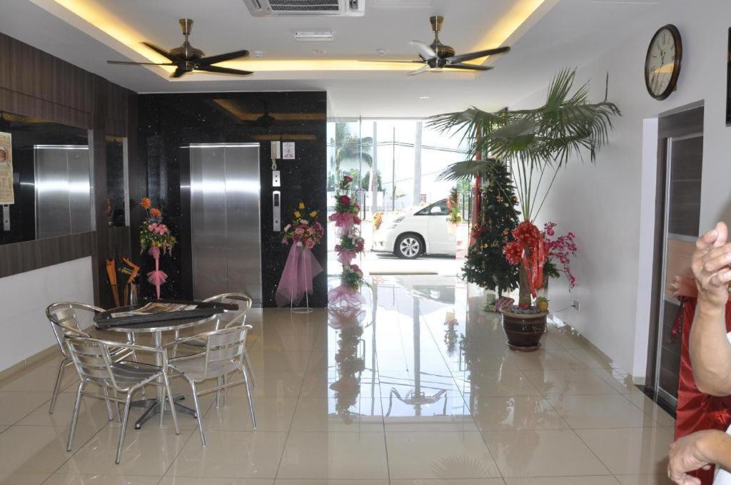 Ktc Hotel Sungkai Buitenkant foto